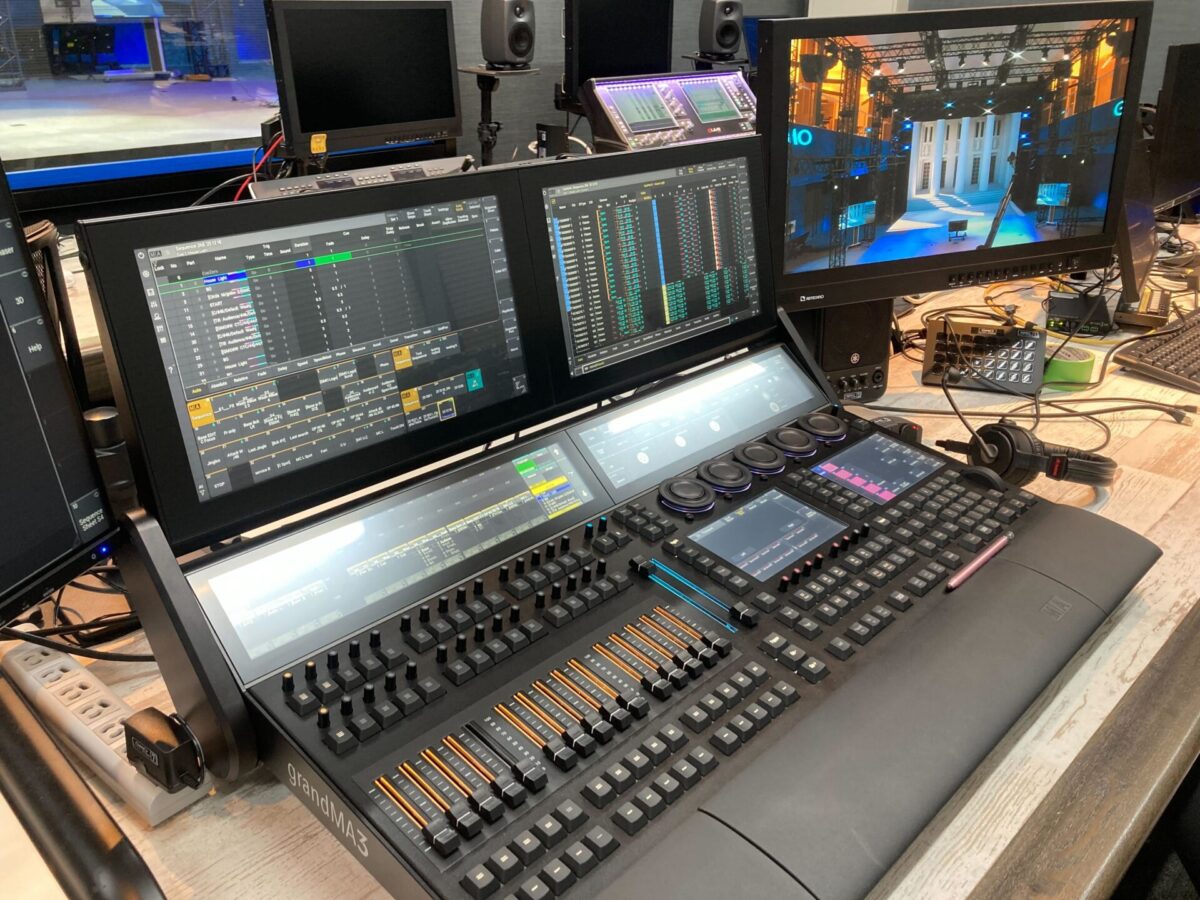 生配信スタジオの照明ネットワークと冗長構成