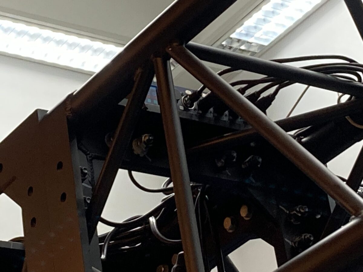 出力装置「LumiNode 4」の裏面