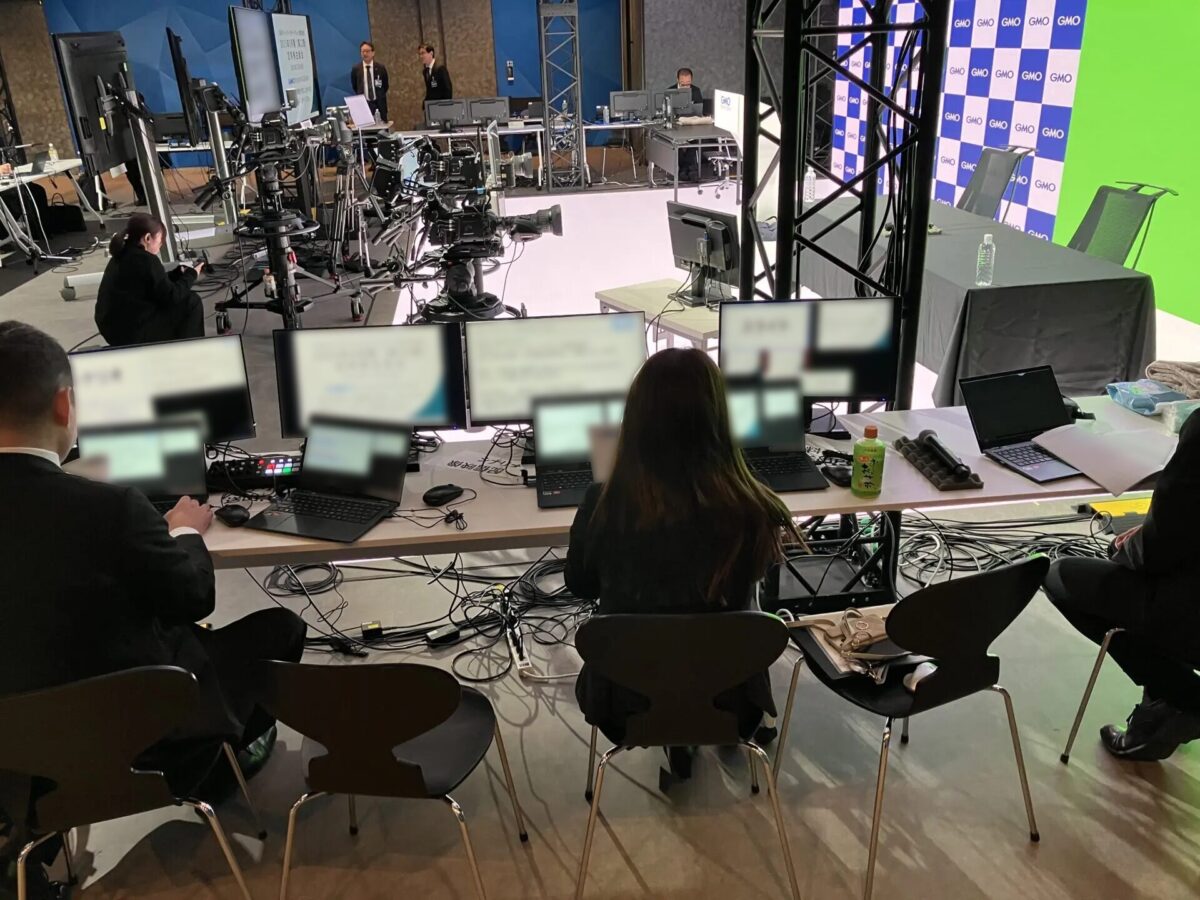 議長と密に連携が必要なセクションはLED脇に席を配置